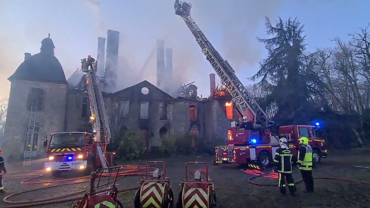 Le château d'Aunay-les-Bois a été ravagé par les flammes.