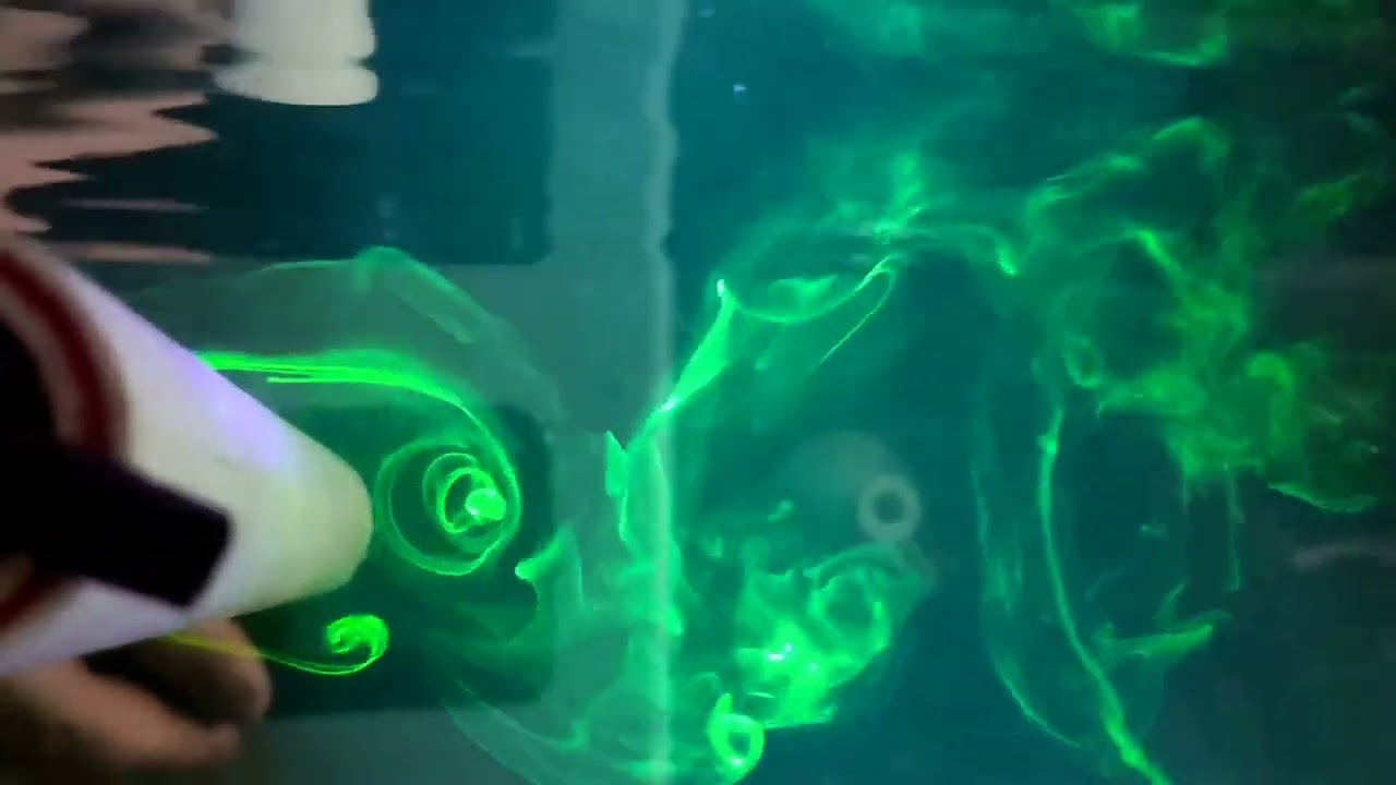 Karman vortex street (physical experiment)