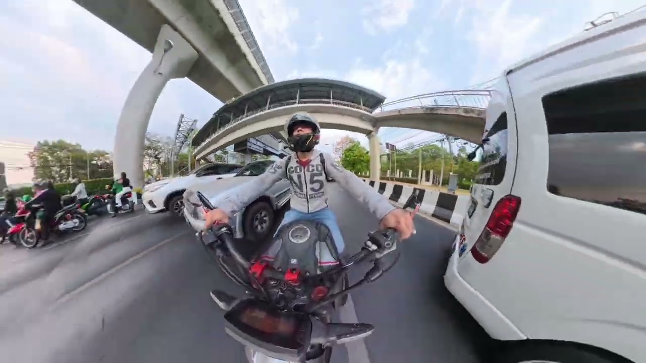ถนนประเทศไทยแต่ประเทศเราเมื่อไหร่จะเป็นแบบนนี้​#CB150R#HondaThailand #HondaMotorcycle #Shorts