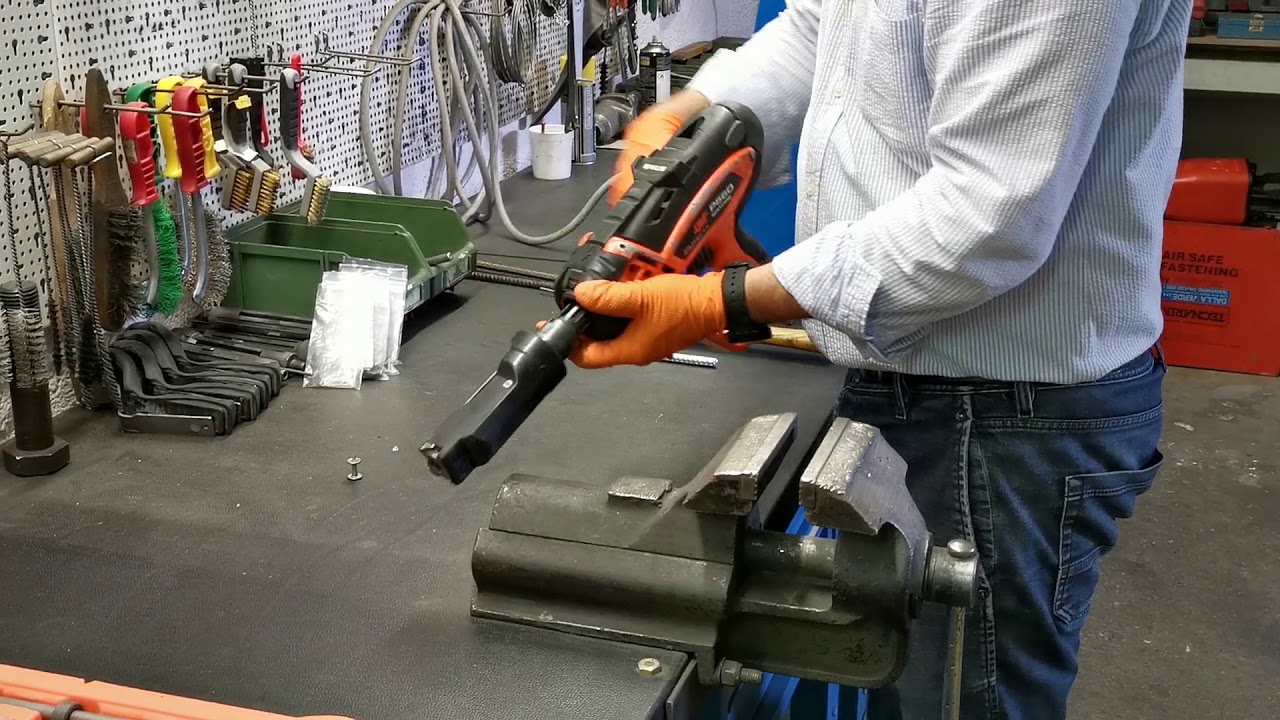 06 - La chiodatrice non si riarma. Rimozione pistone incastrato chiodatrice Spit P560