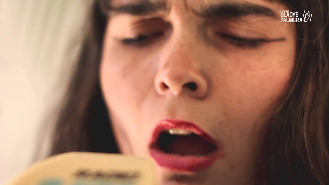 CAMILA MORENO - Maquinas Sin Dios