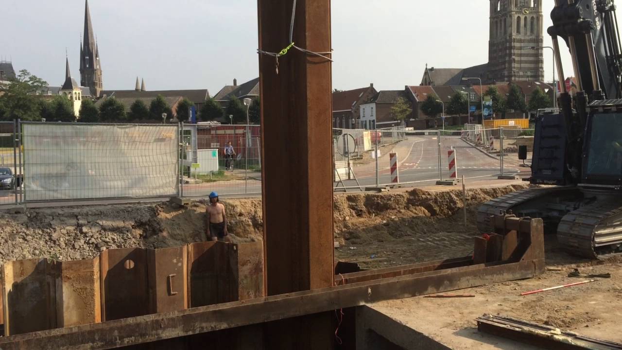 Plaatsing damwanden bypass Keutelbeek bij Ligne