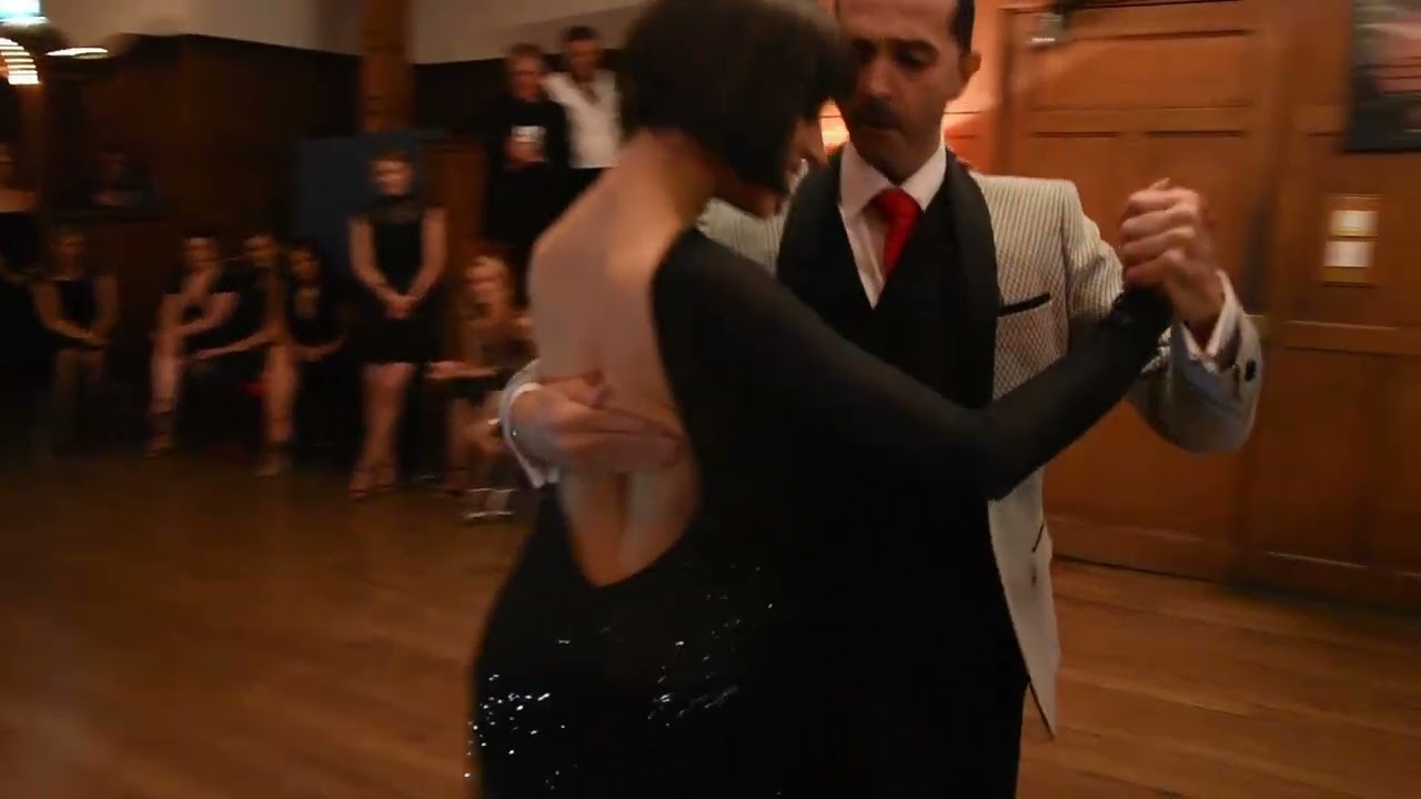 Milonga. Gustavo Rosas.Demo con Gisela Natoli en Avon Tyrrell.Nov 2016.U.K