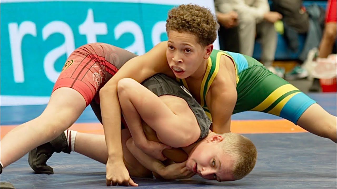 U13 Arvo Ketonen (FIN) vs Damian Verdier (SWE) 47kg. Greco-roman boys youth wrestling. B-cam-man