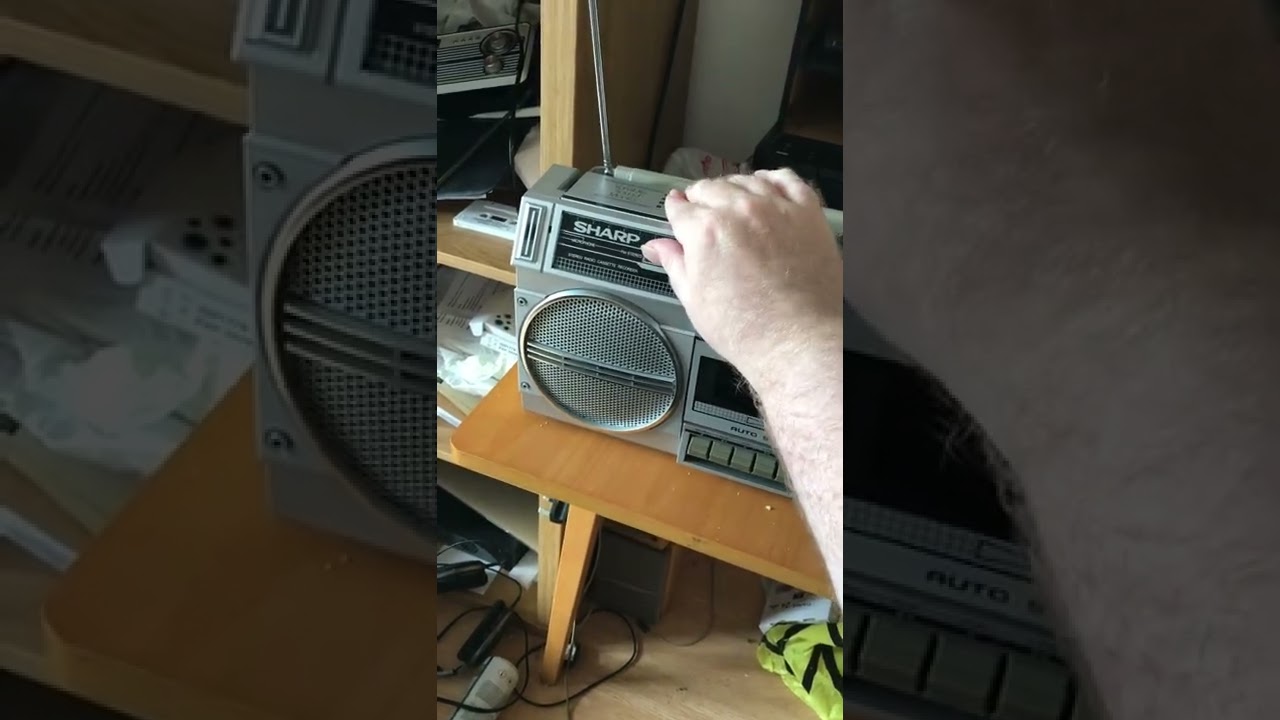 Demonstration of my vintage Sharp GF-4343 Radio cassette boombox