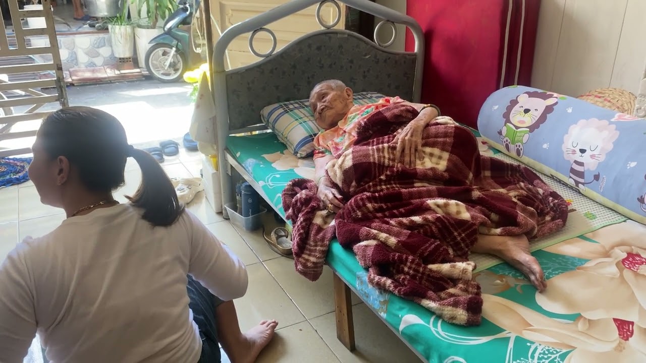 Cháu cốc thưa bà cốc nè cô chú ơi @