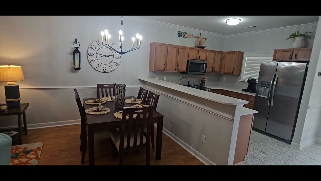 Great 2BR vacation condo in the very popular Barefoot Resort. Do not miss the beautiful unit.