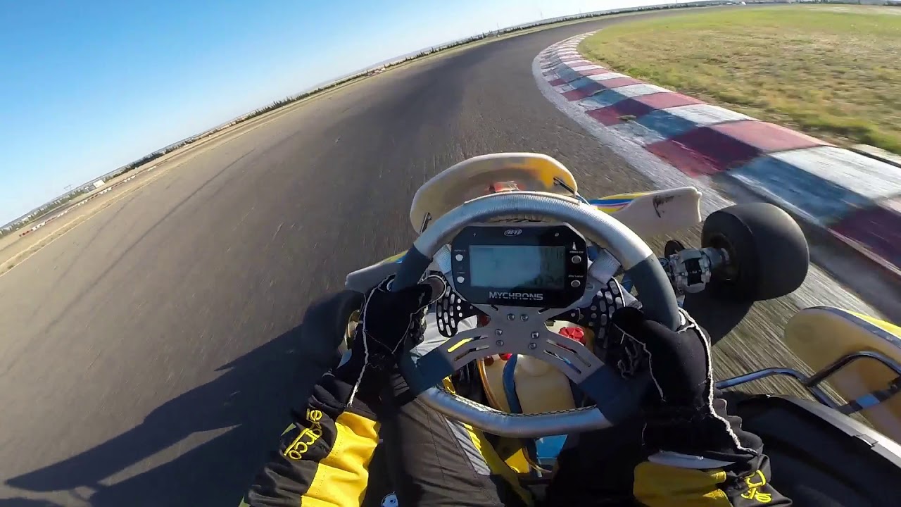 Superando mi mejor tiempo (65,2sg) Karting Zuera