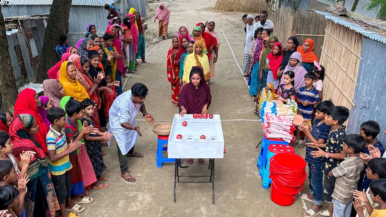 আজব বোর্ডে বল ঘুরিয়ে ৭ টি পুরস্কার জেতার চ্যালেঞ্জ। বাধপাড়ায় মহিলারা কিভাবে আনন্দে মাতল দেখুন ?