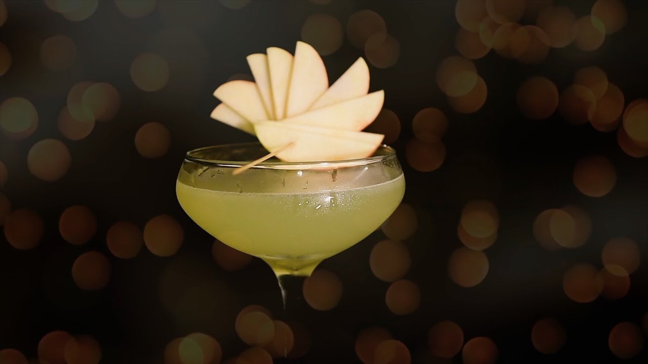 HOW TO MAKE COCKTAILS - APPLETINI