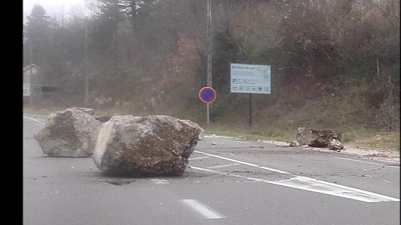 CHUTE DE ROCHER A VIRIEU LE GRAND .ain