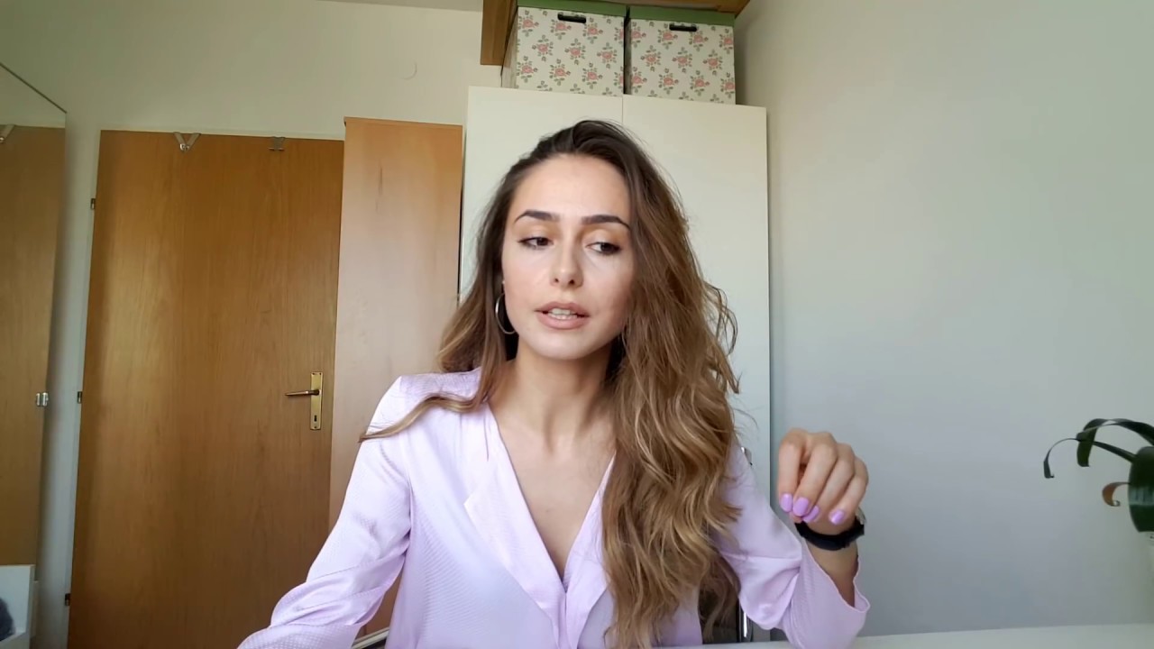 How to spot an INFP woman?