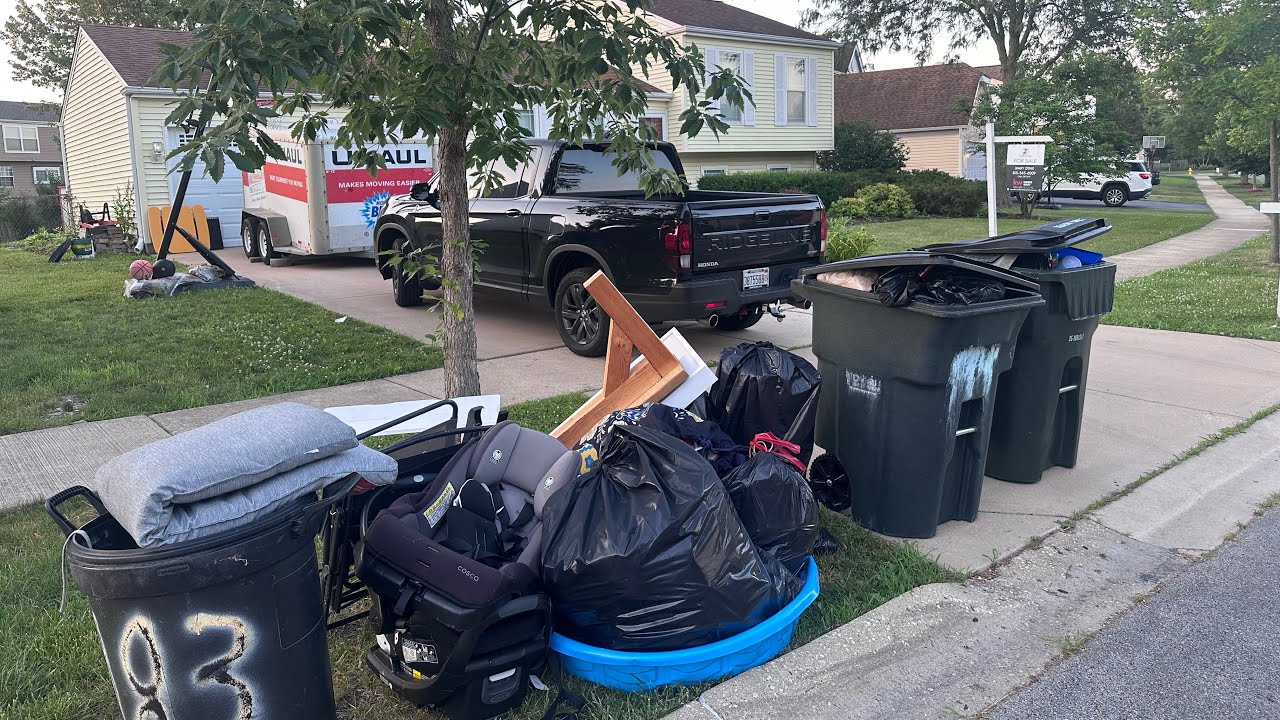 They Moved Out and Left All Their Stuff! - Chicagoland Garbage Picking