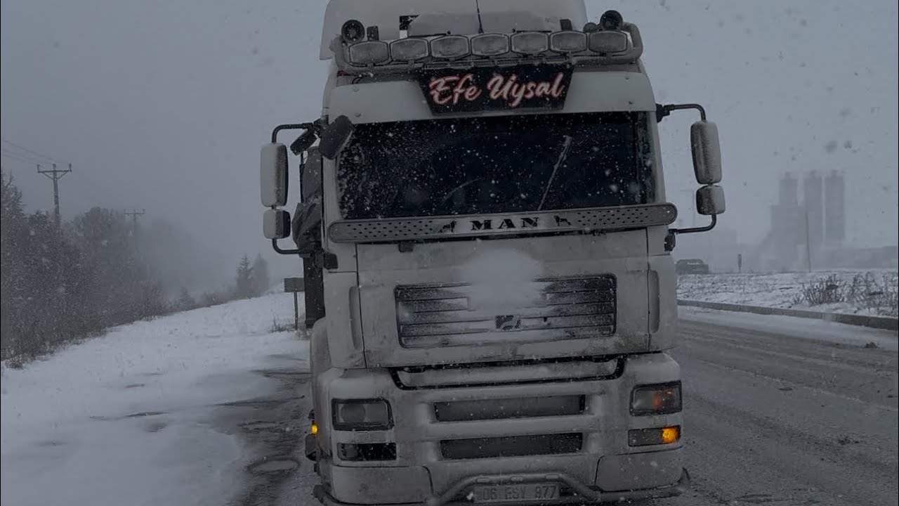 KARDA ILGAZ DAN GEÇMEK İSTANBULDA SOKAK ARASINDA AKSİYON