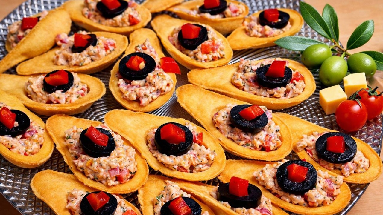🔥 SHOCKINGLY TASTY! The Bite-Sized Spoon Appetizer That Steals Every Party 🍅🧀