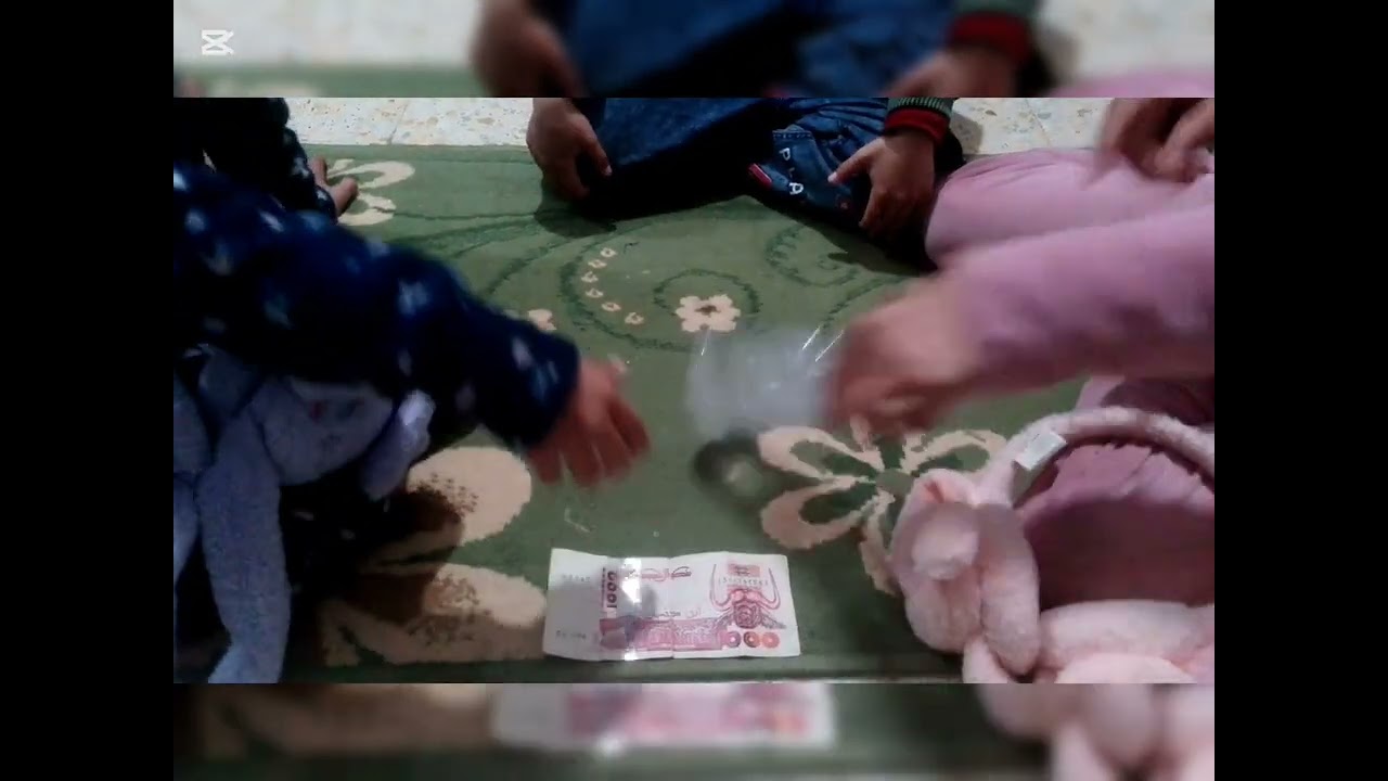لعبة توقيف القارورة🤓ثلاث مرات رح يربح معنا💯ألف دينار 😘