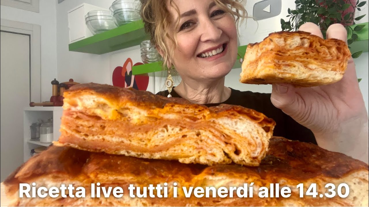 10 minuti per questa FOCACCIA sfogliata ripiena 😍
