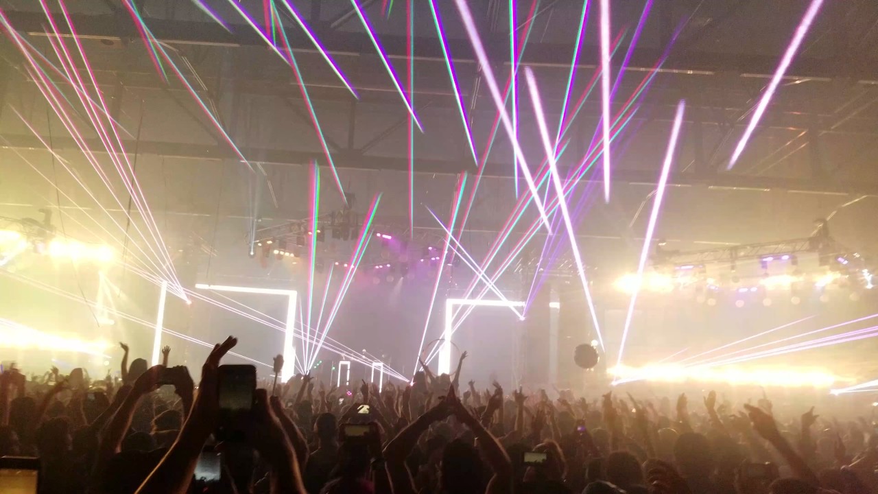 Lights all night 2016 - Like a bitch