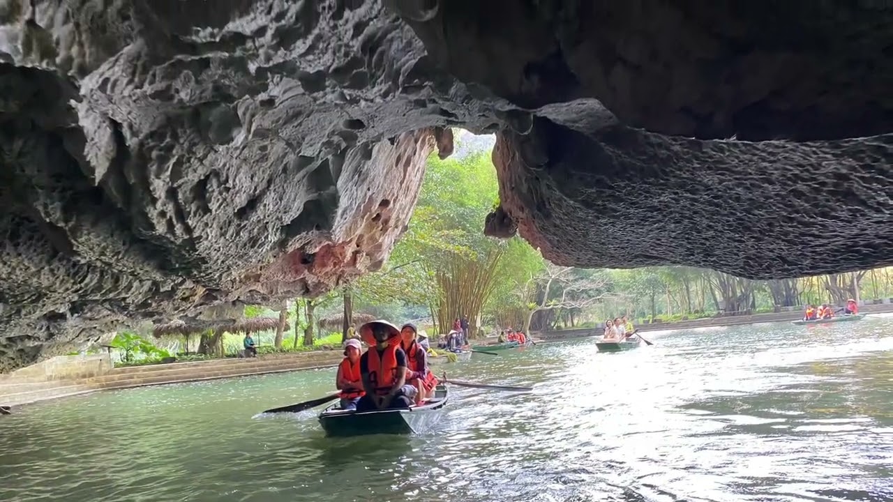 Ninh Binh Day Trip from Hanoi ( Hoa Lu, Tam Coc & Mua Cave)