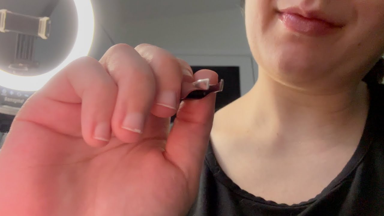 ASMR| Doing Your Eyebrows! (Tweezing, Shaping, Soft Spoken)