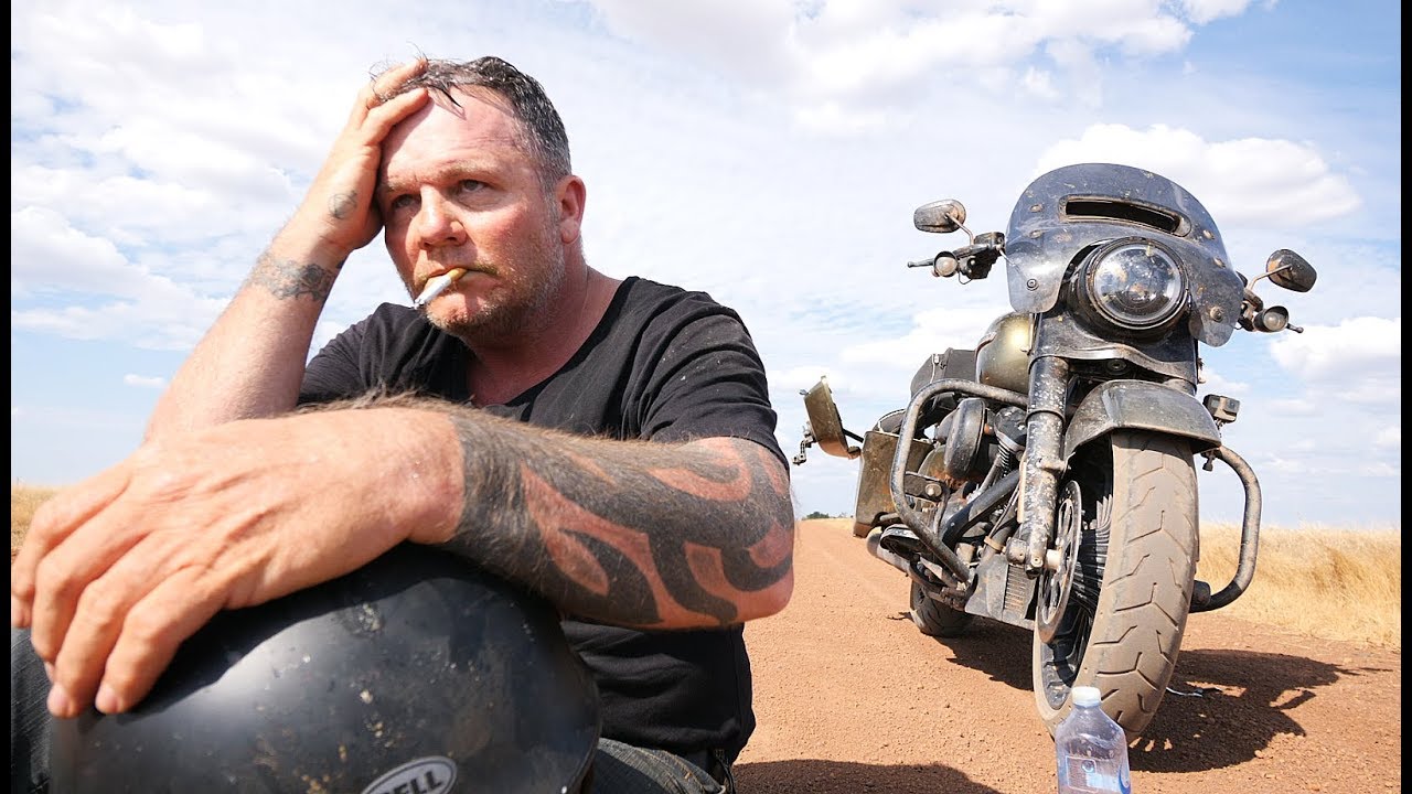Riding a stock HARLEY DAVIDSON to the tip of Australia - ROAD KING SPECIAL Part 1 of 5
