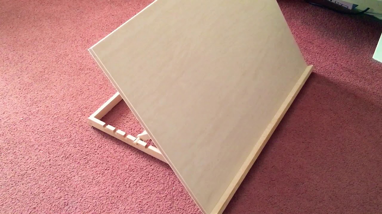 Pablo Easel and InnoTree Light Pad I use when Diamond Painting
