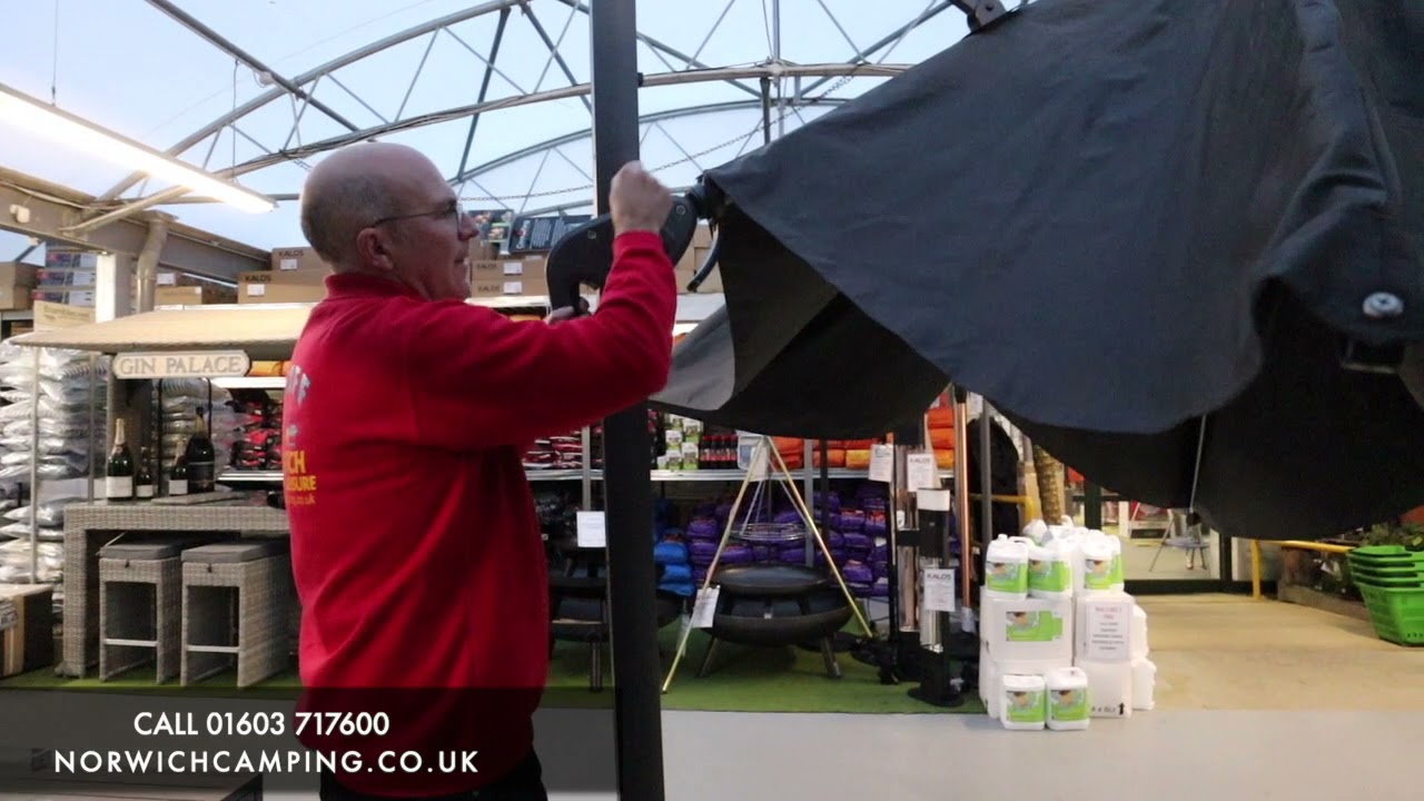 Bramblecrest Truro 3 x 3 Parasol With LED
