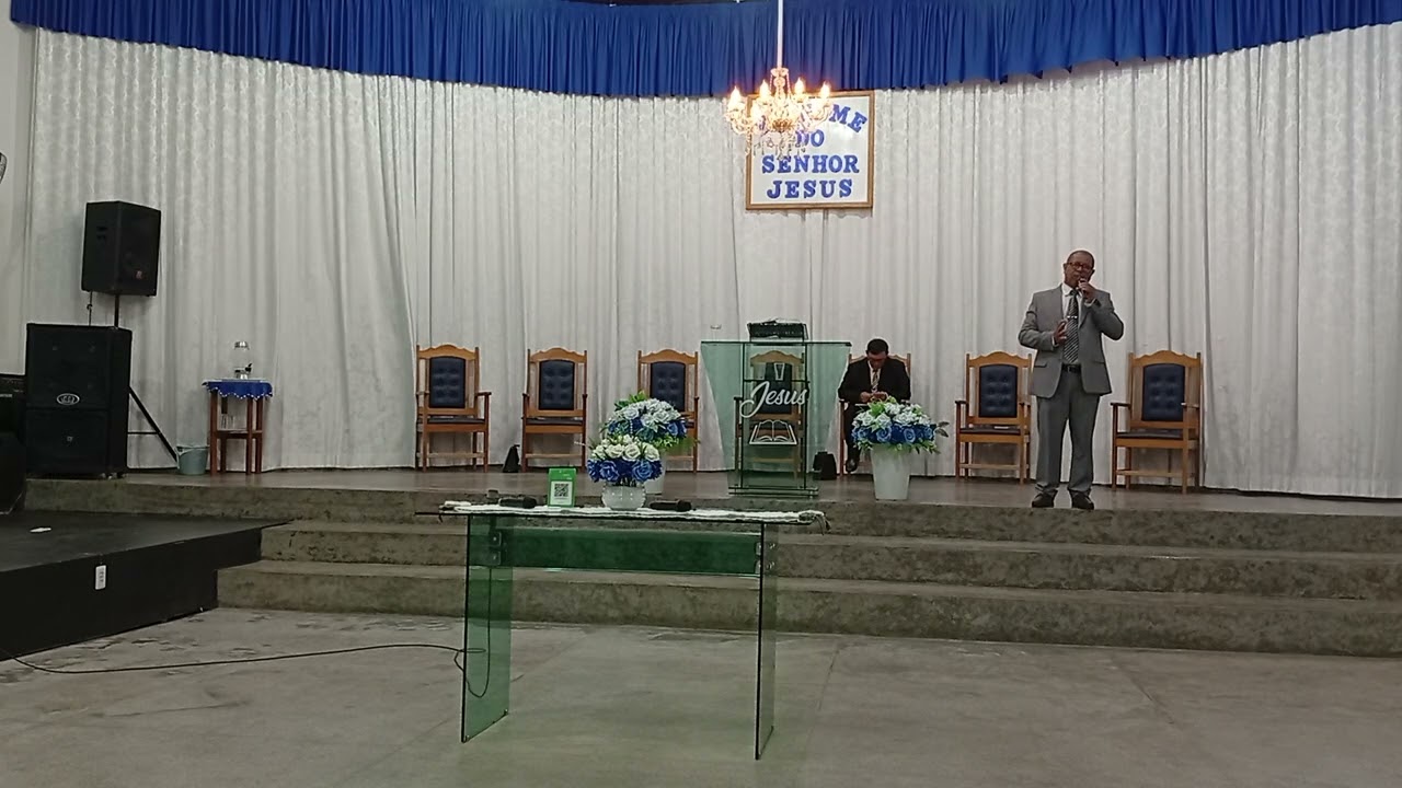 Pr. ROBERTO RIBEIRO MINISTRANDO A PALAVRA DE DEUS 