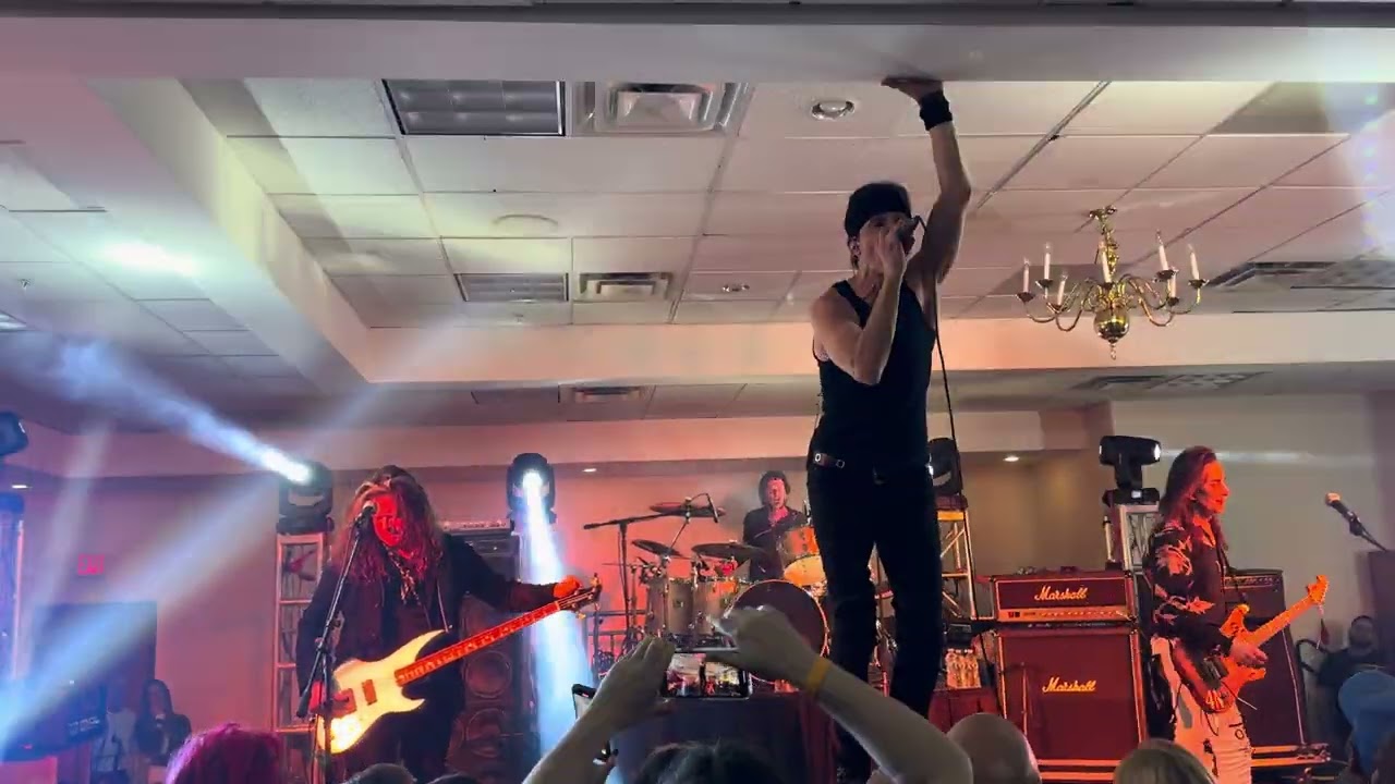 @Extreme_Band Performing an Extreme Medley @ Turkey Jam November 24,2023 - Hudson