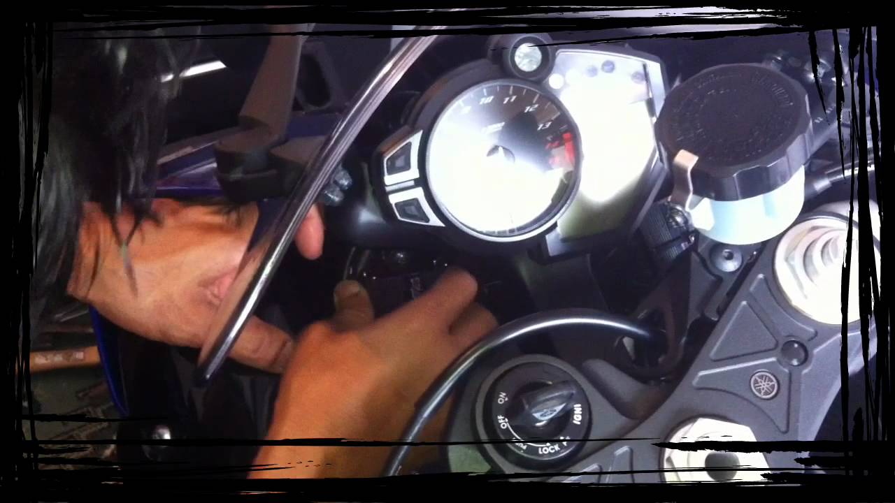 Yamaha R1 2009 DIY Installation. HID 10000k lights.MOV
