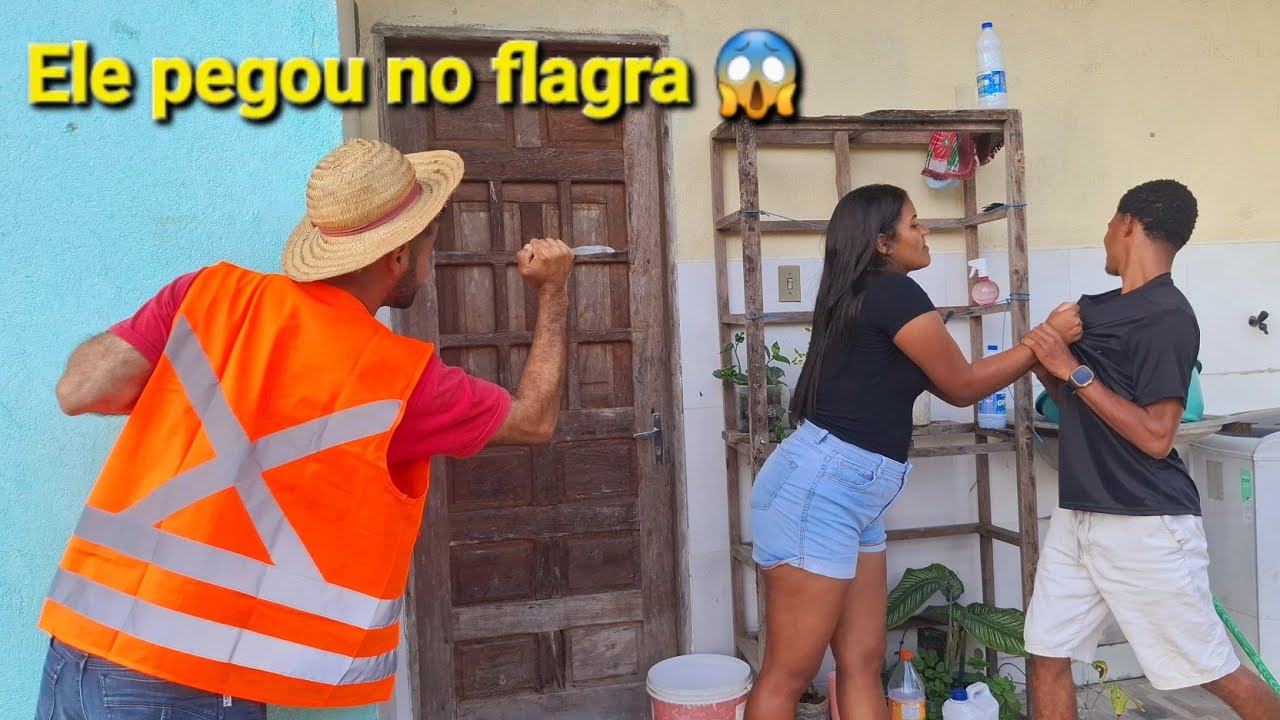ELA só esperou o MARIDO ir trabalhar pra fazer isso com sobrinho dele😏....