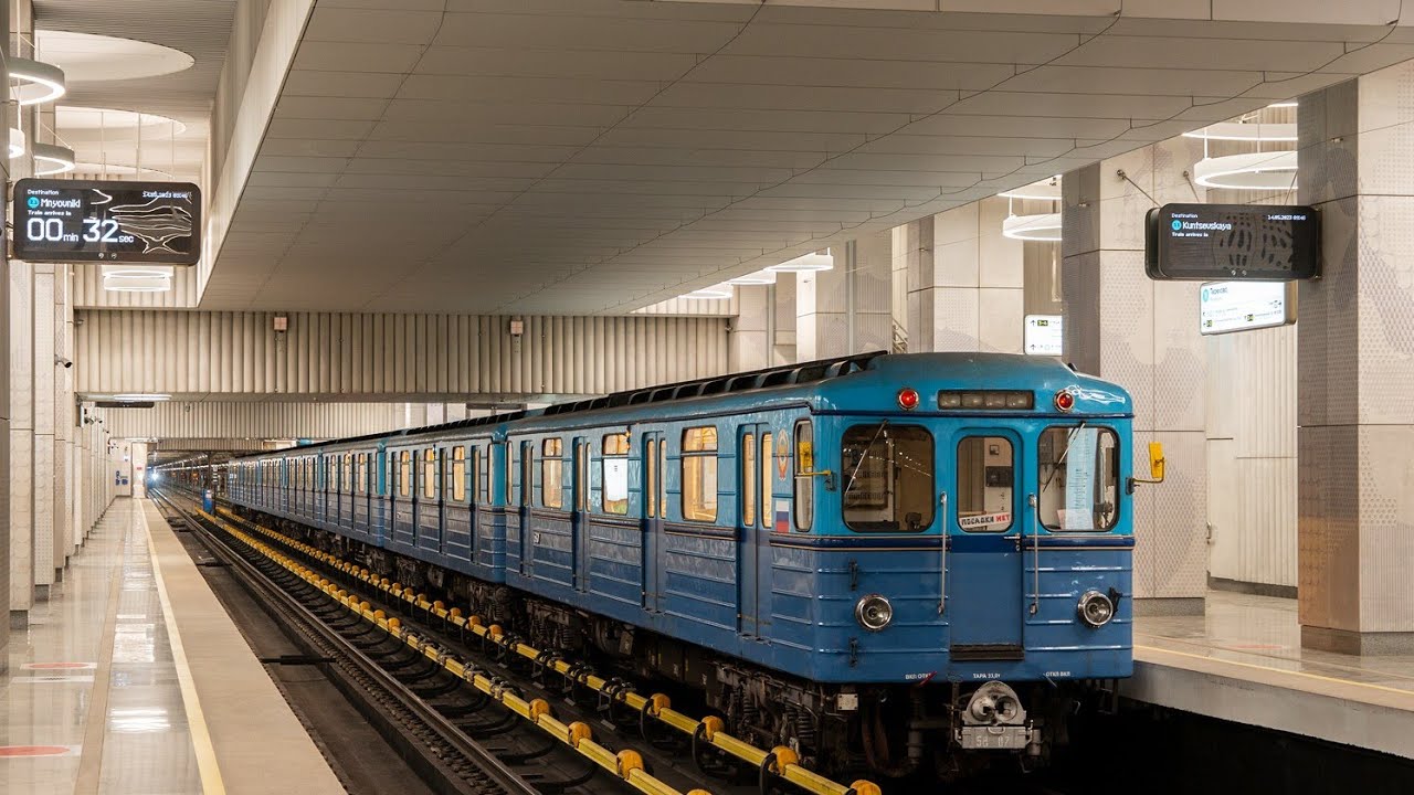 Парад поездов  метро  на бкл  9 июля  день московского транспорта Москвы