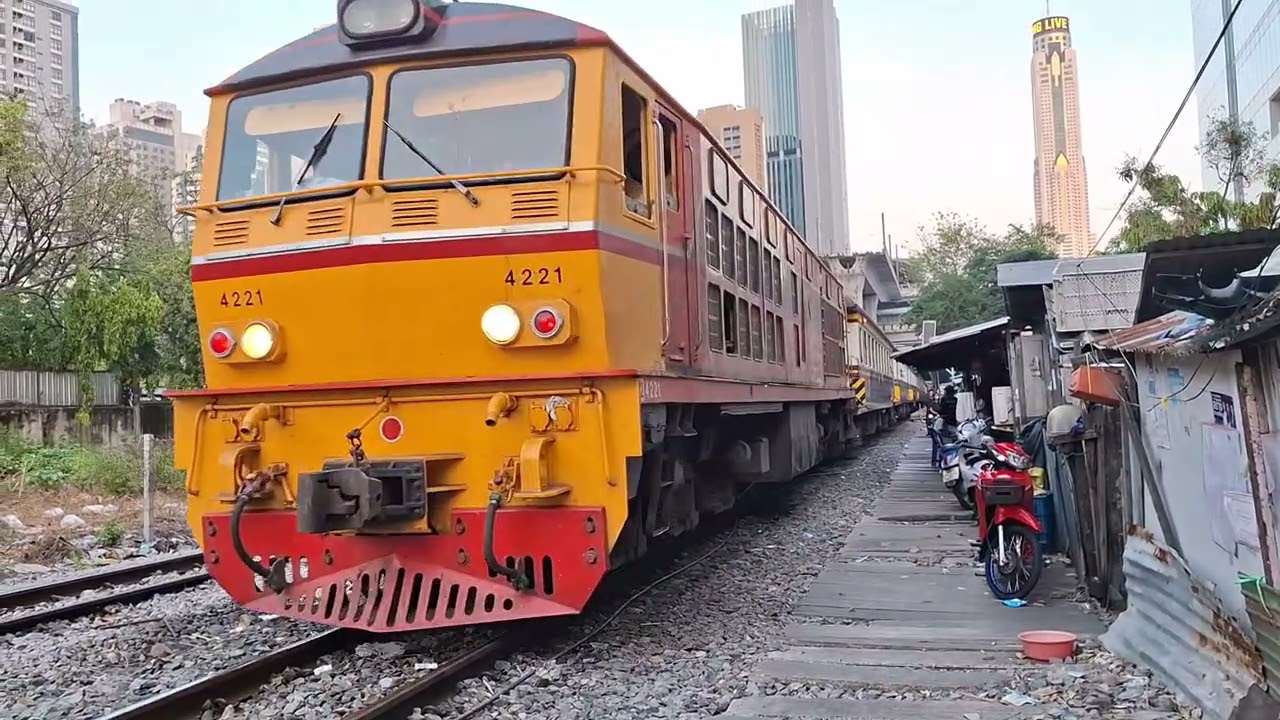 รถไฟสายตะวันออกเดินทางสะดวกตลอดเส้นทาง ข.371,284,383 รอบเย็นๆเต็มทุกขบวน #รถไฟ #train #srt 