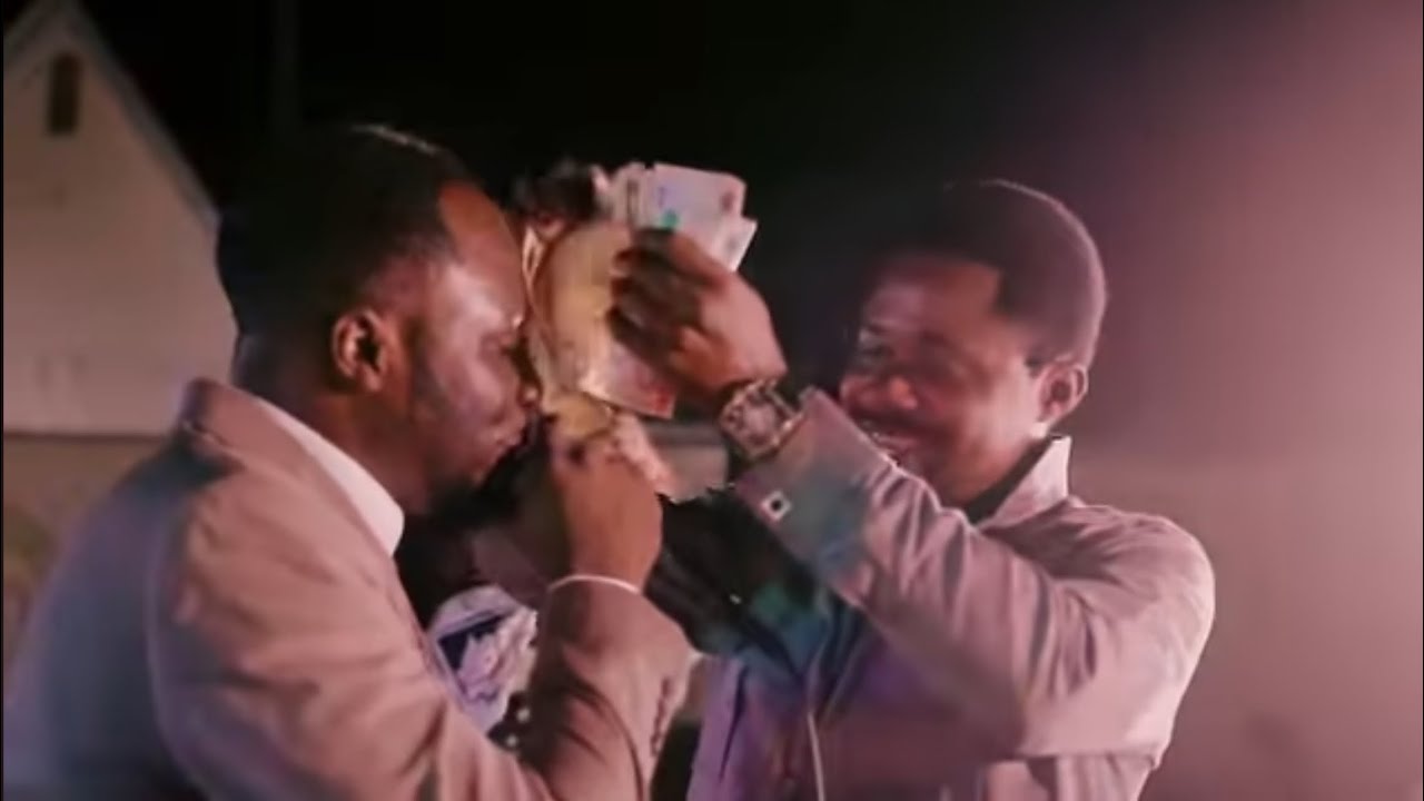 MUNKATSHI MUA BANTU BABUNYI ( live chez l’hon Jean Paul Mboma)