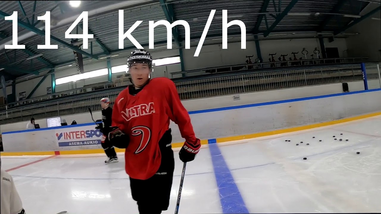 Laukauskisa Jyväskylän jääkiekkoleirillä ammattilaiset vs valmentaja.