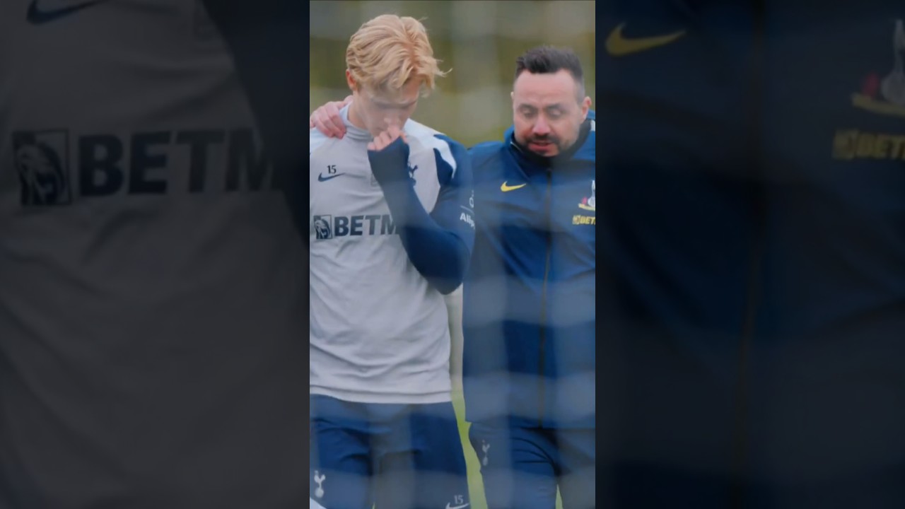 ROBERTO DE ZERBI: The Spurs Head Coach With His Arm Around Lucas Bergvall