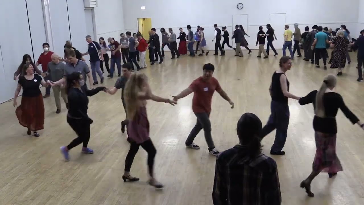 Teaching and Dancing 't Smidje At Friday Night Waltz.
