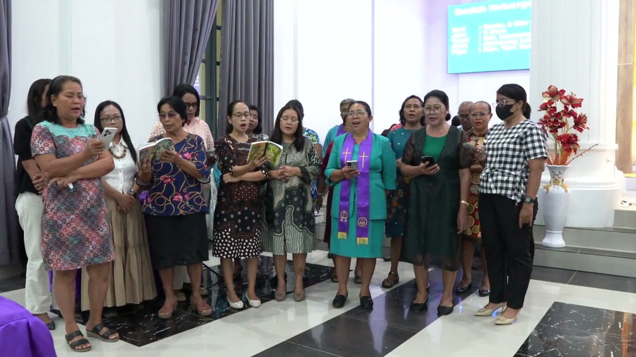 Paduan Suara LP.1 Jemaat Sentrum Lembah Kemuliaan - Tobelo