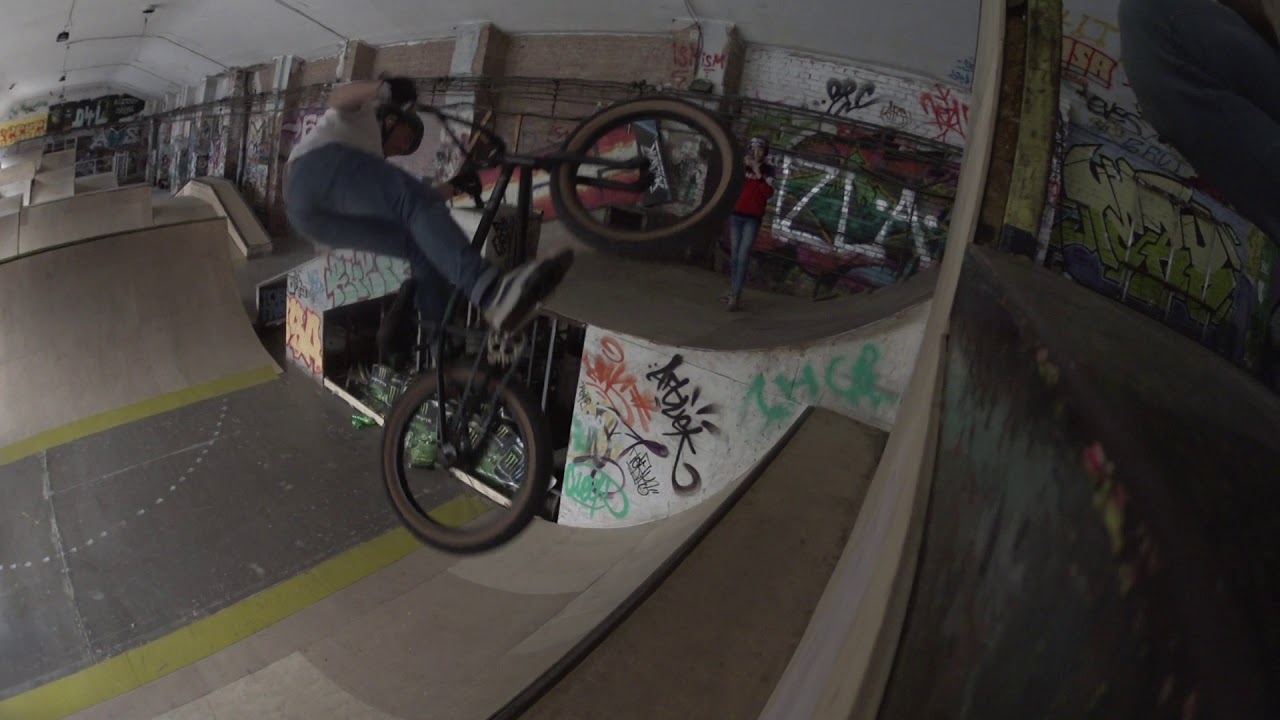 Pato spine line in slow motion