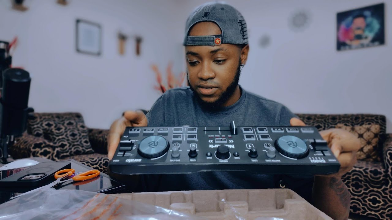 Распаковка моего Numark DJ2GO2 Touch
