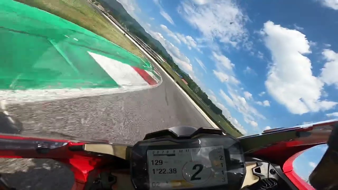 Mugello 4G moto panigale v4s mai 2023