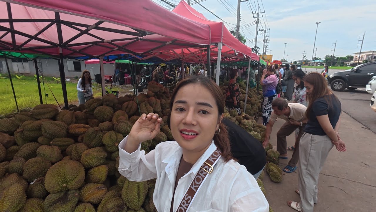#ຖືກຄັກ ຫມາກຖົ່ວລຽນຫມອນທອງໂລລະ69ບາດ // Ого, дуриан в месяцонге стоит 69 бат за килограмм в Нонг К...