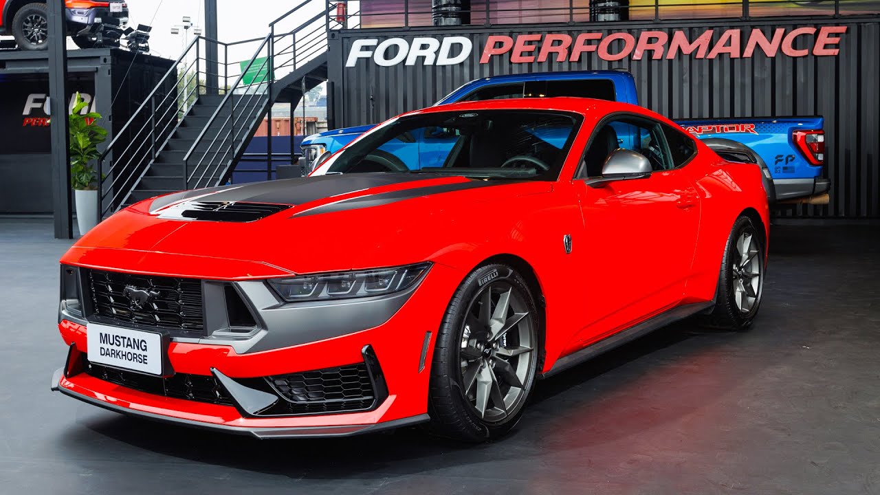 Ford Mustang Dark Horse z 2026 r. &ndash; bestia o mocy 500 KM i stylu gotowym na tor wyścigowy!