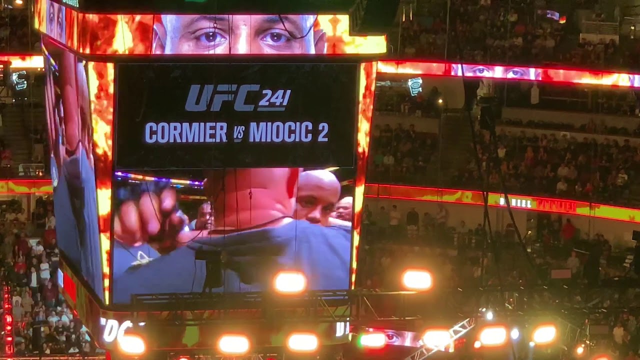 UFC 241 Cormier And Miocic Walkout W/introductions.