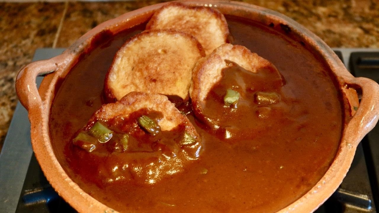 Tortitas de Camaron con Mole y Nopales