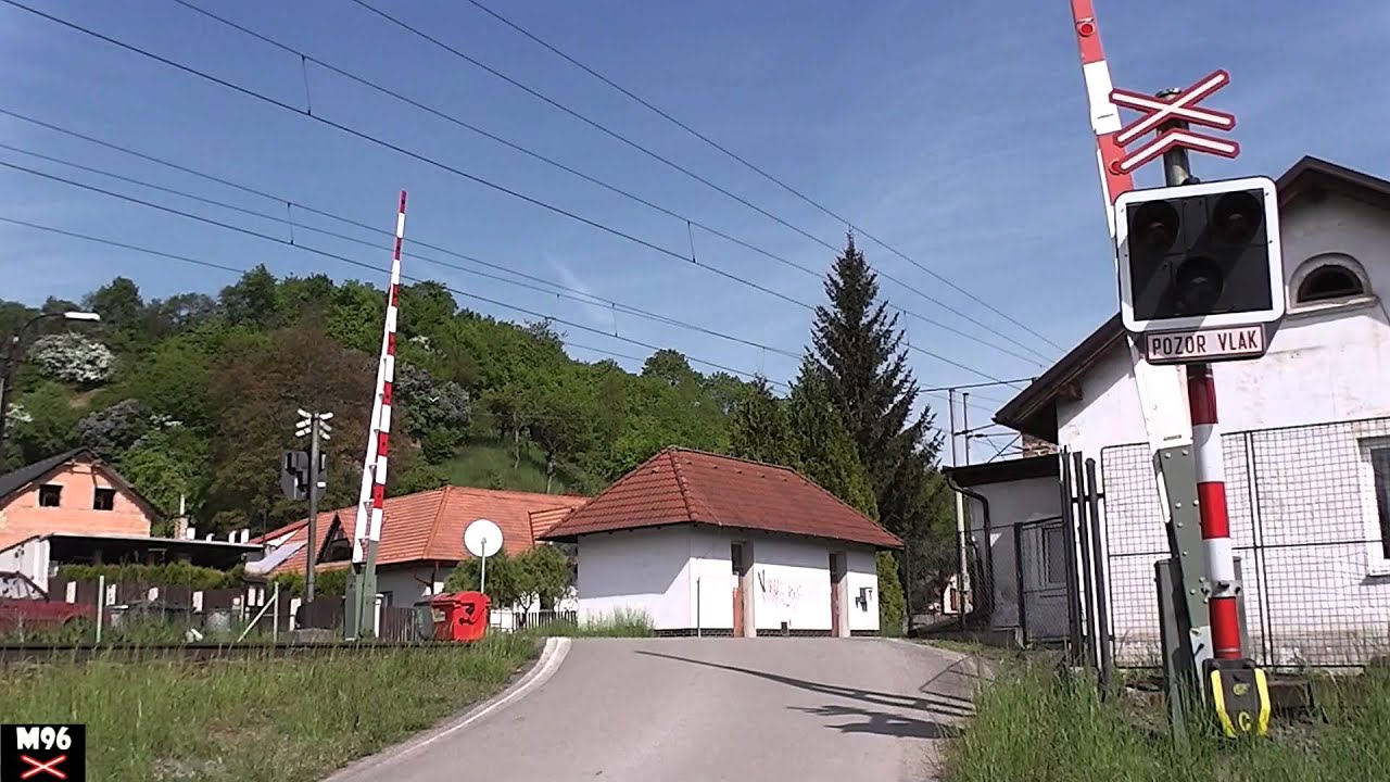 Železničn&iacute; přejezd Sasina [P6812] - 15.5.2015  / Czech railroad crossing