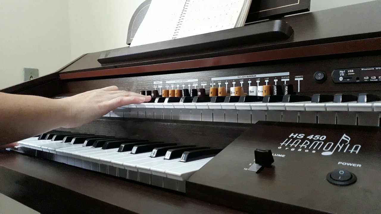 LINDO HINO CCB- 115 Minha alma engrandece..|Tocado no órgão Harmonia HS-450