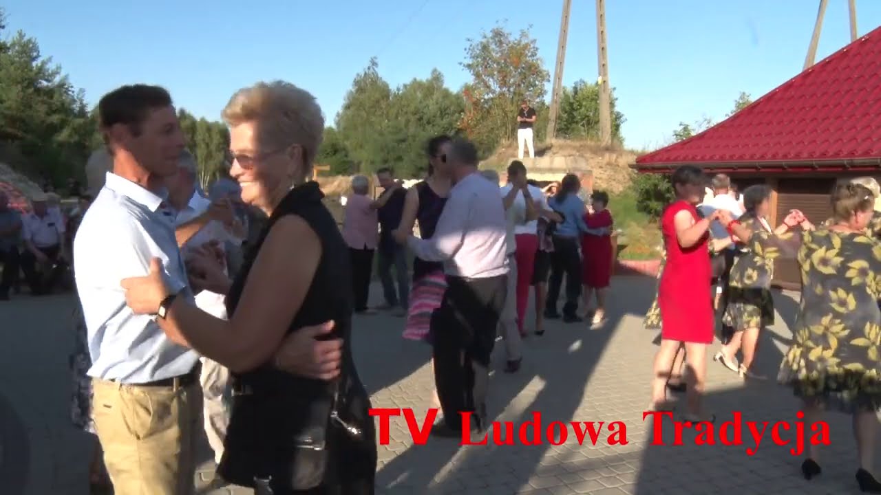 2020 r. Bardzo rzadki koncert wiejskich, weselnych przyśpiewek - Tak popisywały się druhny !