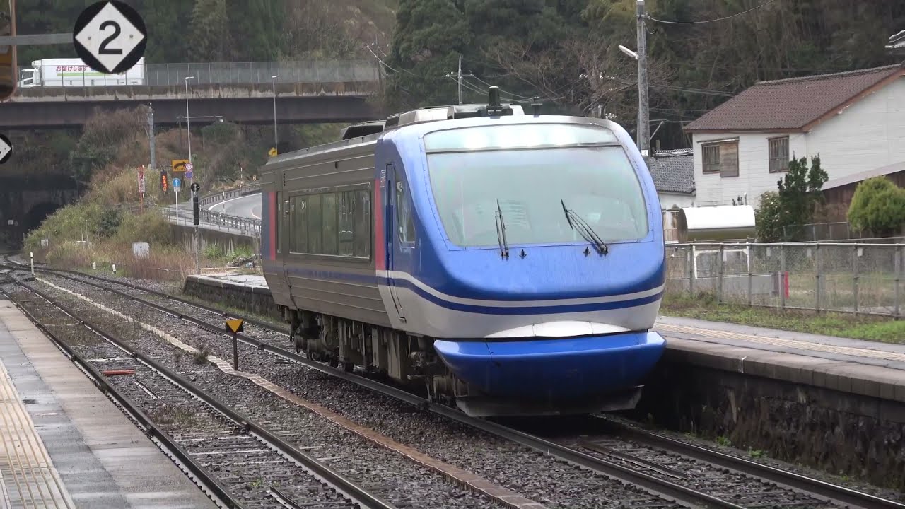 【5両と1両の比較】特急スーパーはくとと回送列車の通過を泊駅で撮影(2022/3/19)