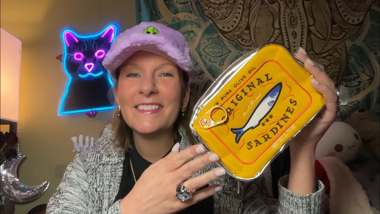 Opening a MYSTERY TEMU HAUL swap from ​⁠@MenopauseandMadness74 | February 28, 2024